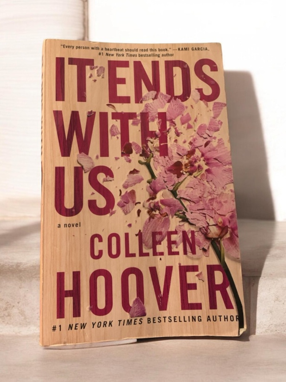 It Ends With Us - Pink Floral Paperback Book Pre-owned in Good Condition